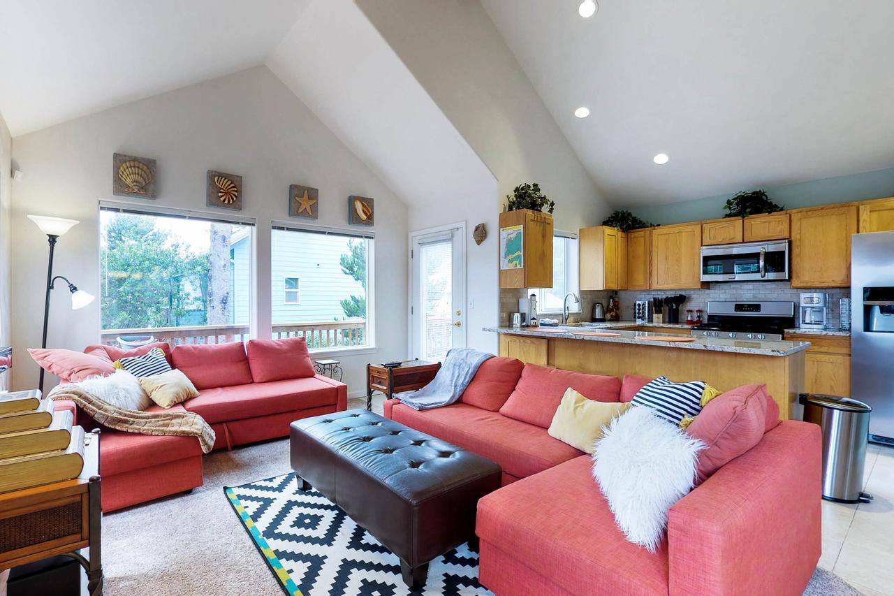 Beach House With A Park ลินคอล์น ซิตี้ ภายนอก รูปภาพ